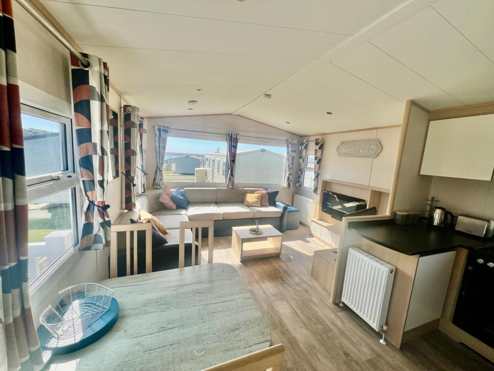 Apartment Reevas Retreat At Littlesea Park, Weymouth *