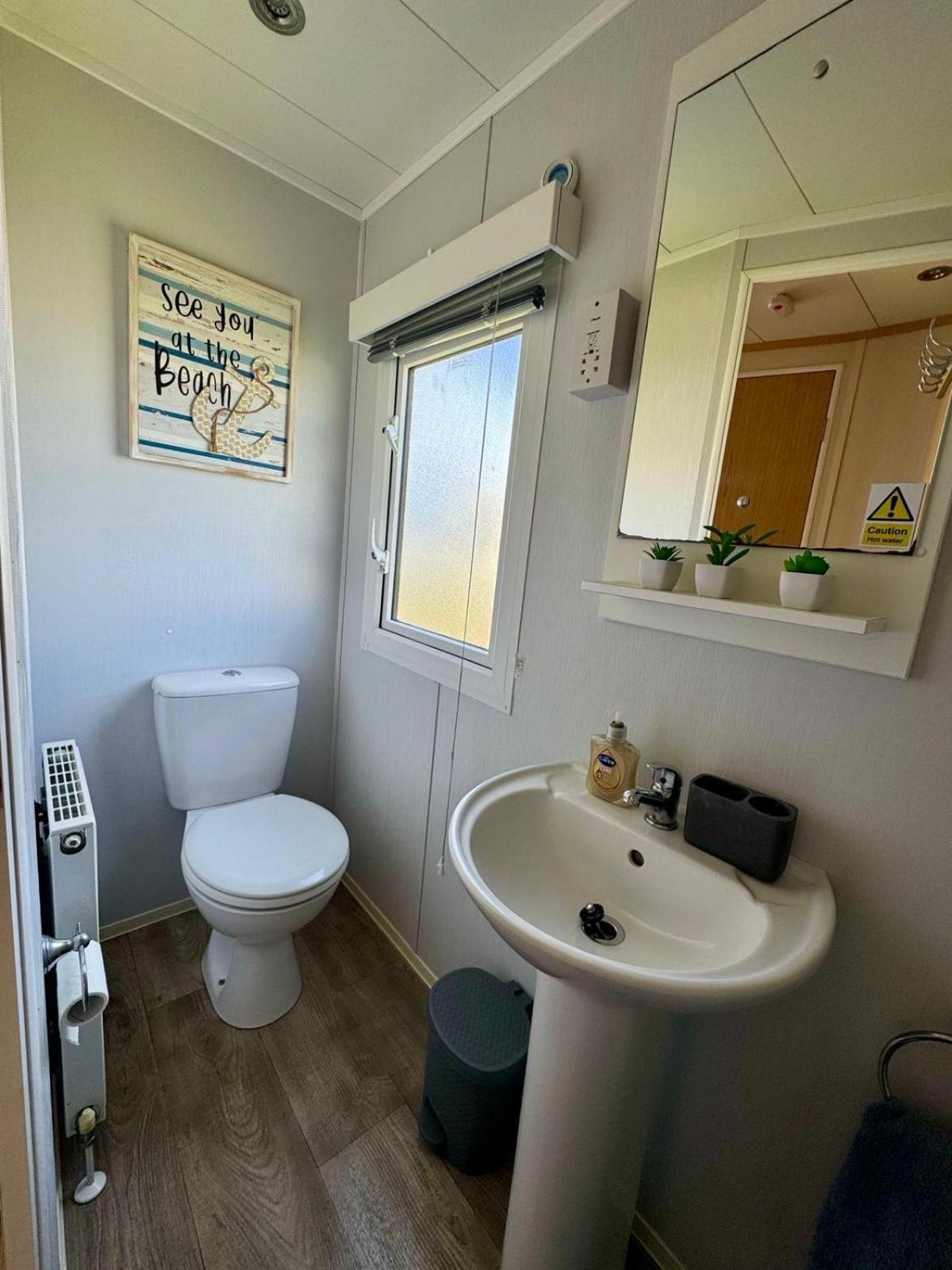 Reevas Retreat At Littlesea Park, Weymouth Apartment
